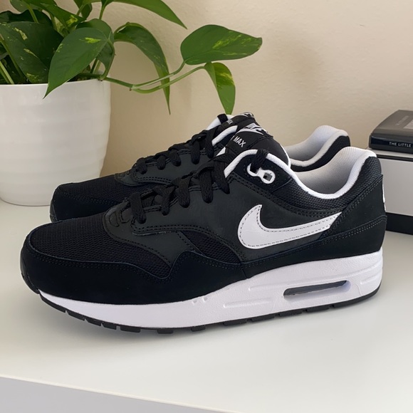 New Nike Air Max 1 black Running shoes - Picture 5 of 8